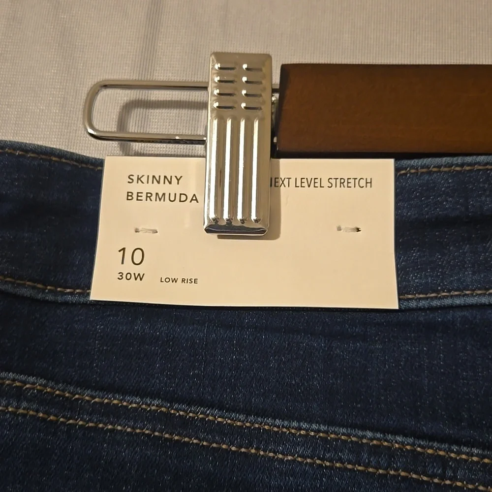 Womens American Eagle Skinny Bermuda Shorts Size 10 NWT - Picture 3 of 9